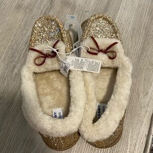 Never worn old navy glitter moccasins